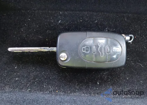 2001 Volkswagen New Beetle Glx from USA, damaged, VIN 3VWDC21C71M413235